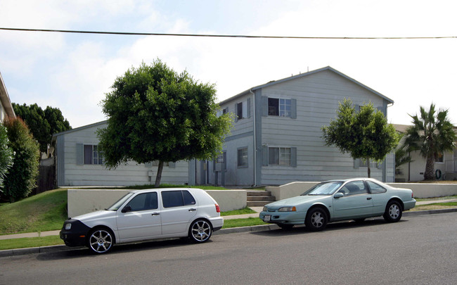 775 Calla Ave in Imperial Beach, CA - Foto de edificio - Building Photo