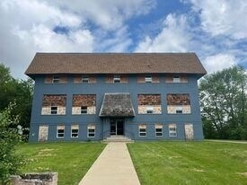 107 S Church St in Brooklyn, IN - Building Photo