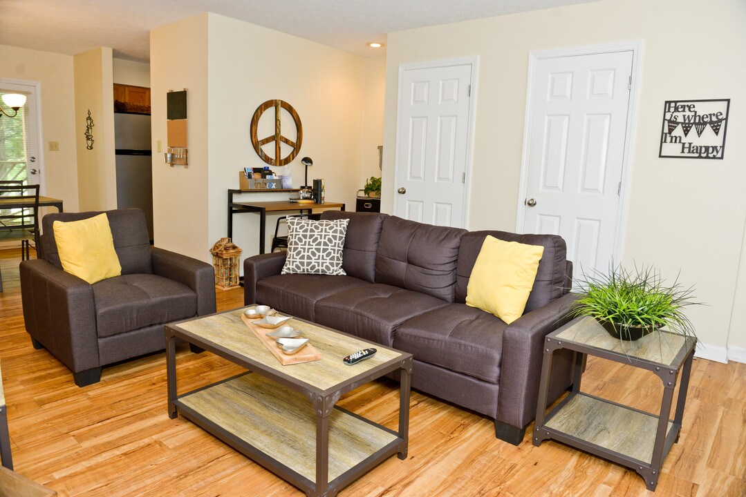 Walnut Springs in Bloomington, IN - Foto de edificio