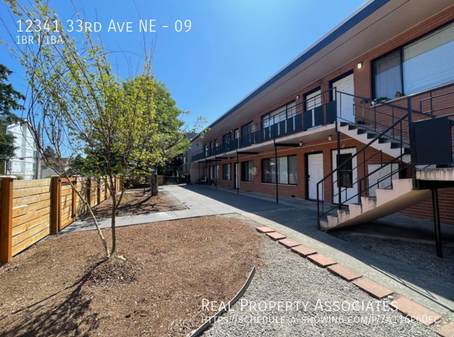 12341 33rd Ave NE in Seattle, WA - Building Photo