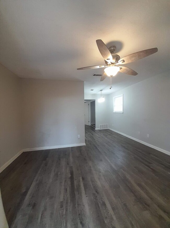 property at 3 Meredith Ct
