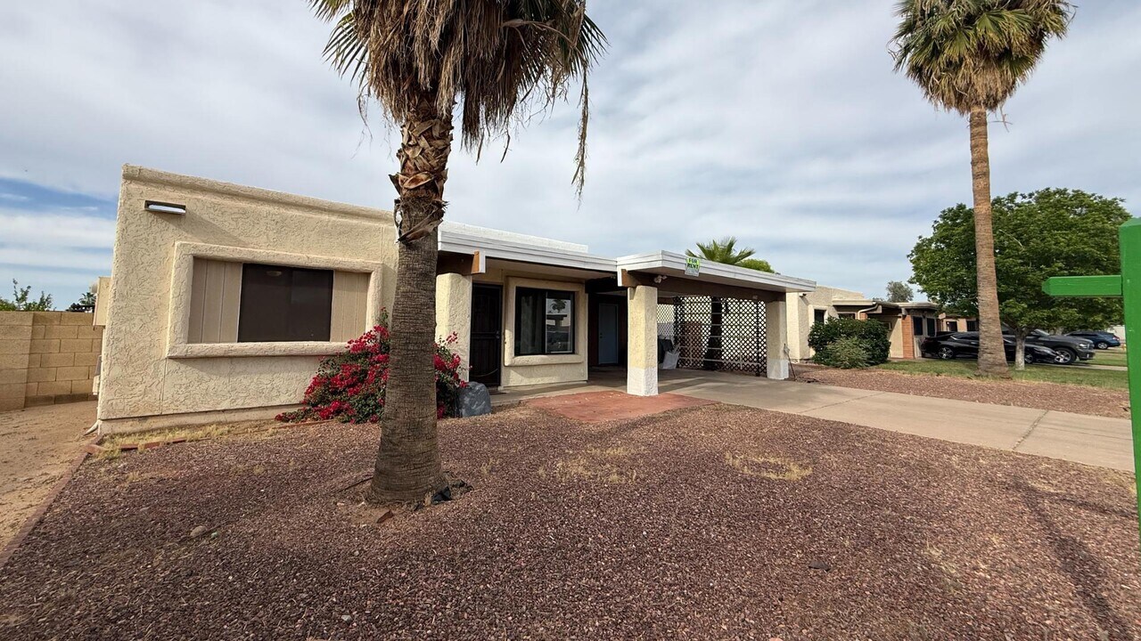2714 W Ellis Dr in Tempe, AZ - Building Photo