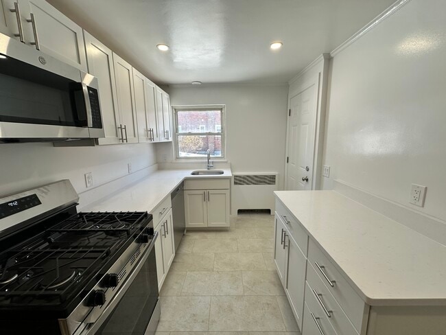 186 Summit Ave in Quincy, MA - Foto de edificio - Building Photo