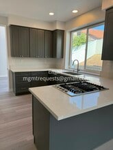 2231 Thyme Dr in Corona, CA - Foto de edificio - Building Photo