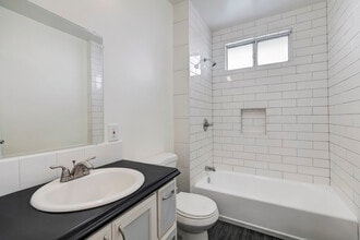 5843 Ernest Ave, Unit 1/2 in Los Angeles, CA - Building Photo - Building Photo