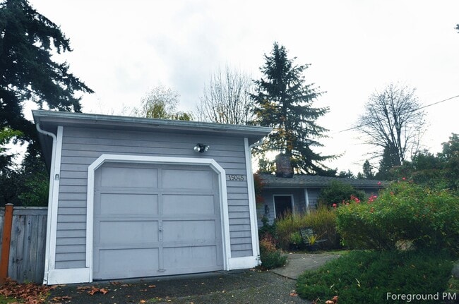 15045 SE 46th St in Bellevue, WA - Building Photo - Building Photo