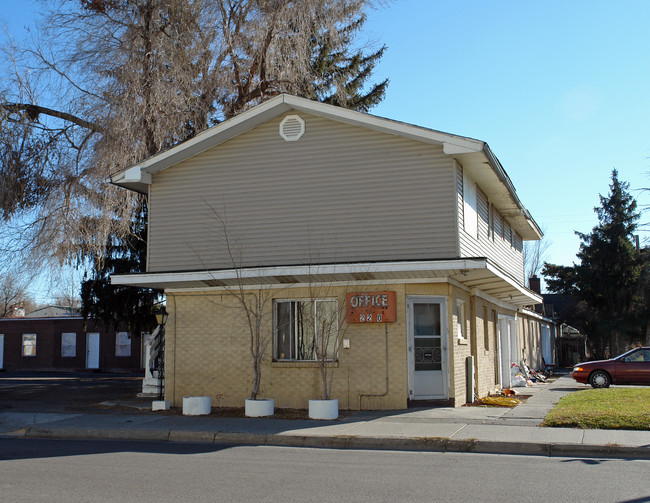 220 Gladstone St in Idaho Falls, ID - Building Photo - Building Photo