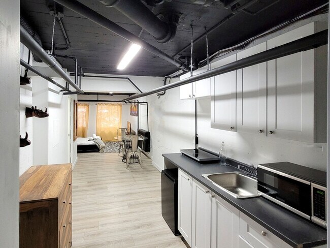 56 Rue Guilbault O in Montréal, QC - Building Photo - Building Photo