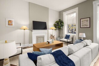 179 Sullivan St in New York, NY - Building Photo - Building Photo