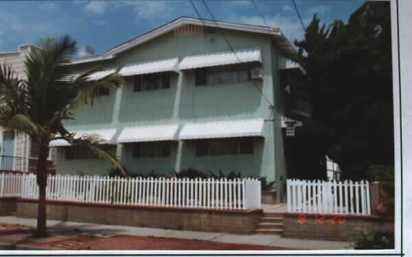 468-474 W 39th St in San Pedro, CA - Building Photo