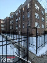 5029 N Harding Ave, Unit #5027-3E in Chicago, IL - Building Photo