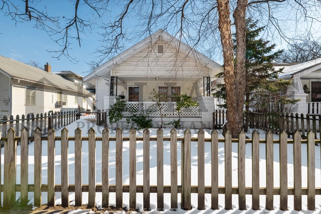 property at 410 S Estelle St