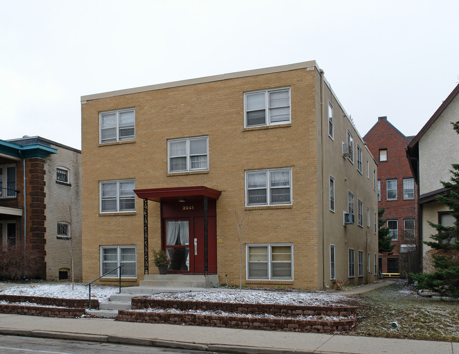 3041 Bryant Ave S in Minneapolis, MN - Building Photo