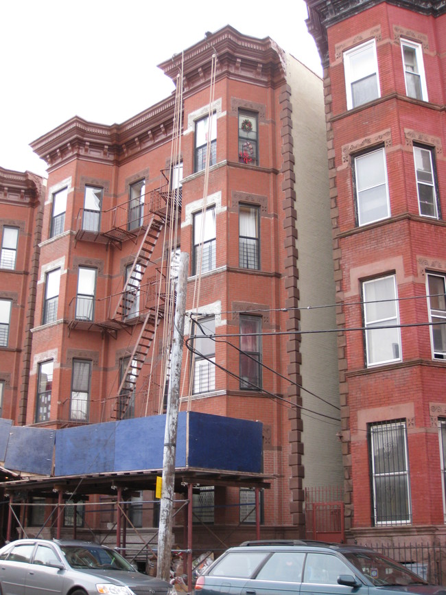 24 McDonough St in Brooklyn, NY - Building Photo - Building Photo