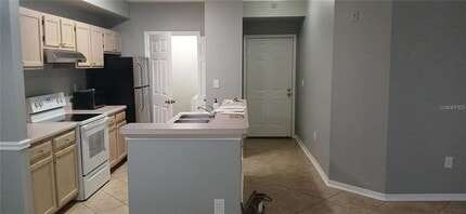 5606 Pinnacle Heights Cir in Tampa, FL - Building Photo - Building Photo