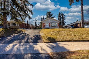 69 Lawson Rd in Toronto, ON - Building Photo