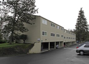 The Patrician Apartments in Aloha, OR - Building Photo