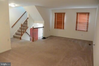 12703 Lockleven Ln in Woodbridge, VA - Building Photo - Building Photo