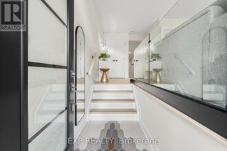 527 Broadhead Ave in Ottawa, ON - Building Photo - Building Photo