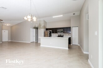 1073 SW Bianca Ave in Port St. Lucie, FL - Building Photo - Building Photo