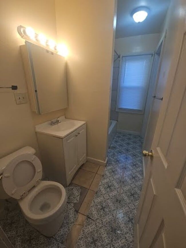 2749 N 34th St in Milwaukee, WI - Building Photo - Building Photo