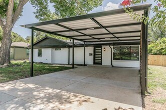 13516 Spring Grove Ave in Dallas, TX - Building Photo - Building Photo