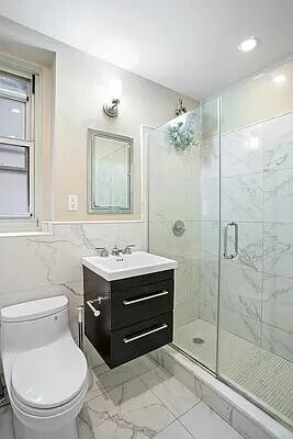 210 W 19th St in New York, NY - Building Photo