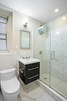 210 W 19th St