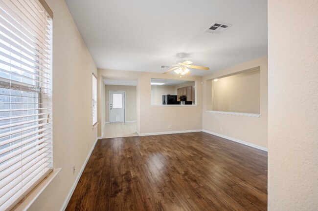 240 Myrtle St in Kyle, TX - Building Photo - Building Photo