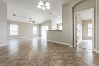 2354 Dovesong Trace Dr in Ruskin, FL - Building Photo - Building Photo