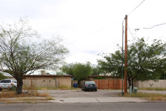 1224-1228 N Bryant Ave in Tucson, AZ - Building Photo - Building Photo