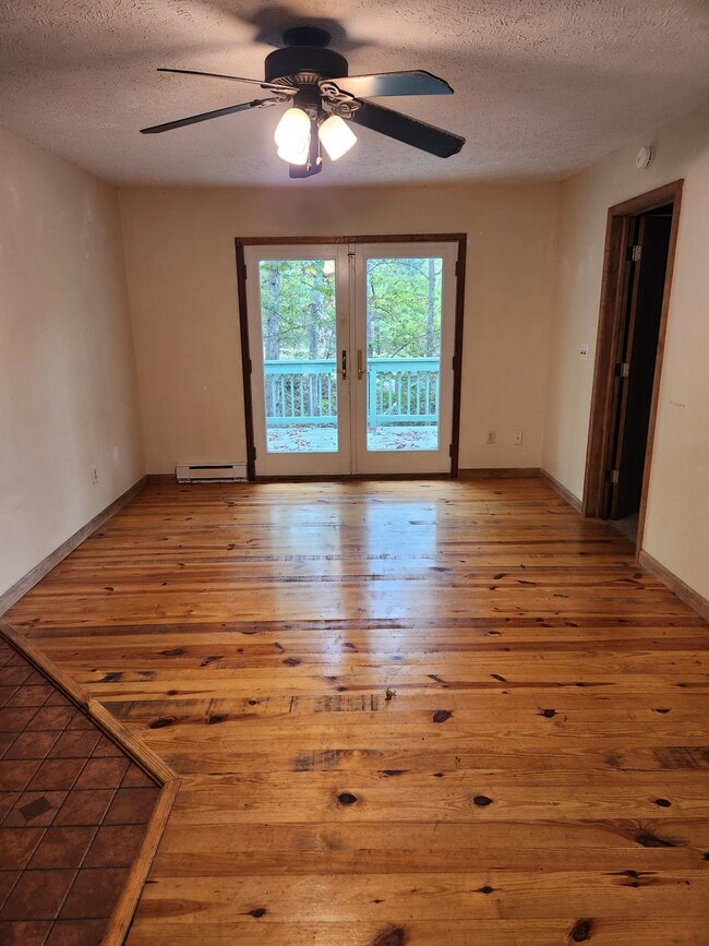 284 Tall Pine Ln in Gerrardstown, WV - Building Photo - Building Photo