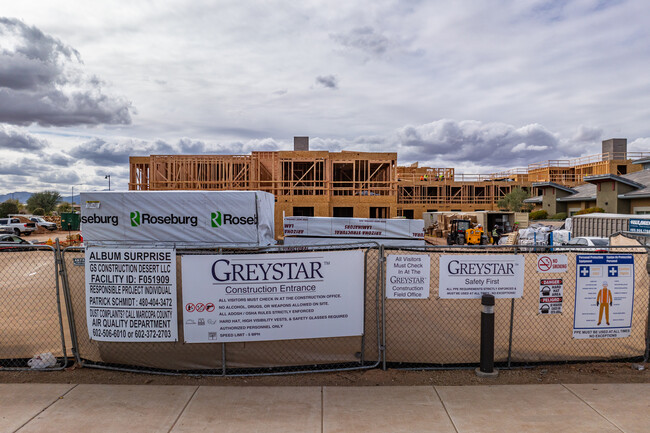 Album Surprise in Surprise, AZ - Building Photo - Building Photo