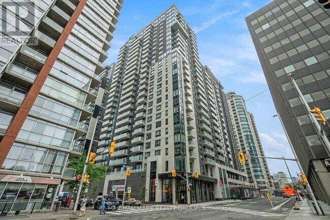 180-180 George St in Ottawa, ON - Building Photo - Building Photo