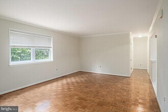 805 Wyndmoor Ave in Wyndmoor, PA - Building Photo - Building Photo