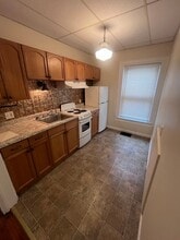 374 Elmwood Ave, Unit 2 in Buffalo, NY - Building Photo - Building Photo