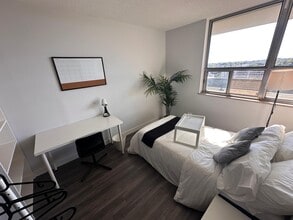 411 Duplex Ave in Toronto, ON - Building Photo - Building Photo