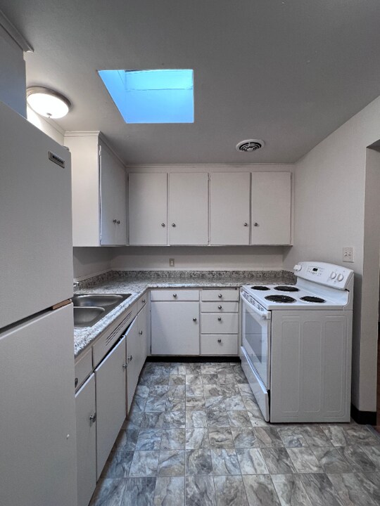 14346 32nd Ave NE in Seattle, WA - Building Photo