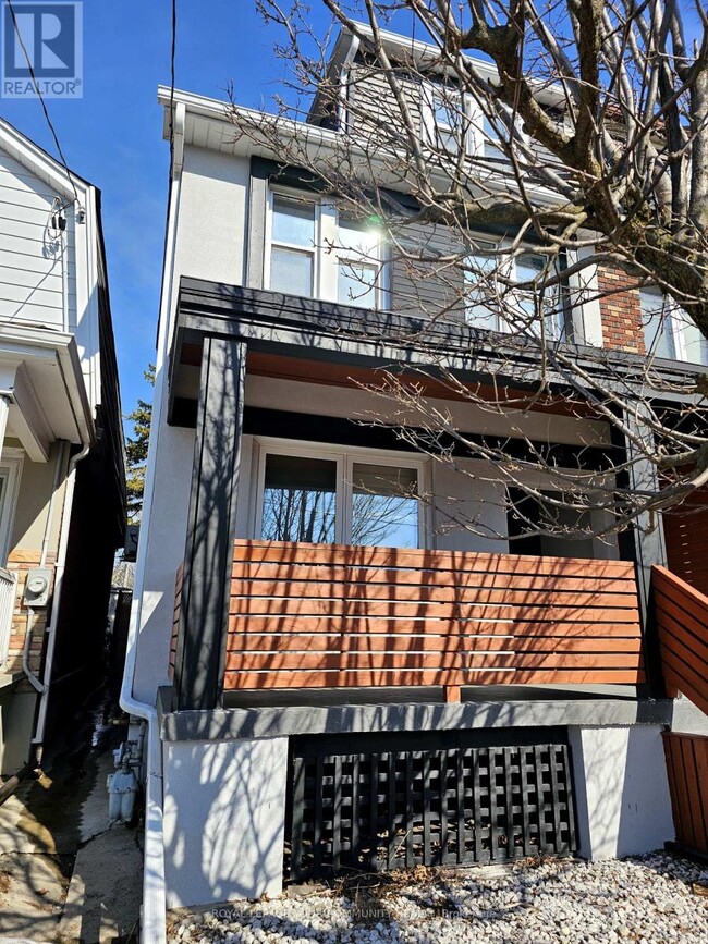58 Ashbury Ave in Toronto, ON - Building Photo - Building Photo