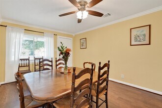 138 E Rocky Creek Rd in Houston, TX - Building Photo - Building Photo