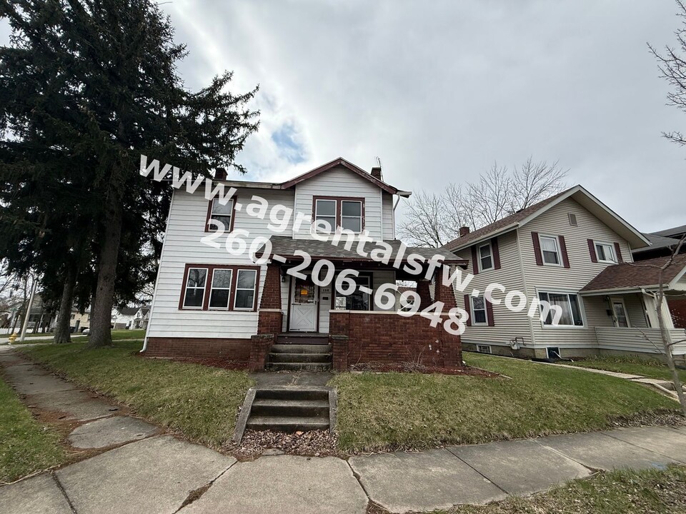 126 E Wildwood Ave in Fort Wayne, IN - Foto de edificio