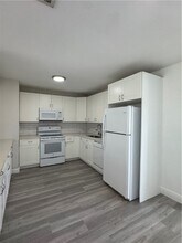 2235 18th Ave SW in Vero Beach, FL - Building Photo - Building Photo