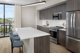 Avalon South Miami in South Miami, FL - Foto de edificio - Building Photo