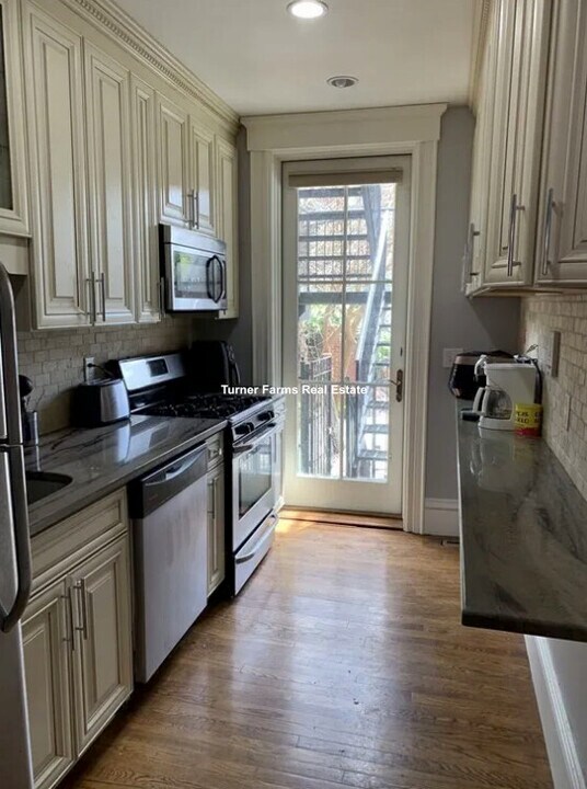 1 Wigglesworth St, Unit 1 in Boston, MA - Foto de edificio