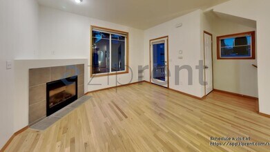 12047 33rd Ave NE in Seattle, WA - Building Photo - Building Photo