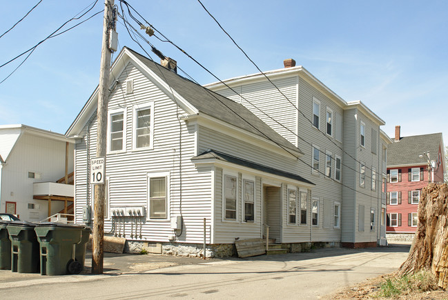 Red Oak Apartments in Manchester, NH - Building Photo - Building Photo