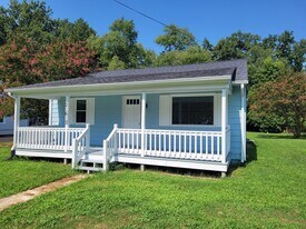 21612 Hudson St in South Chesterfield, VA - Building Photo