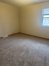 450 Hutton Ln in Jefferson City, MO - Building Photo - Building Photo