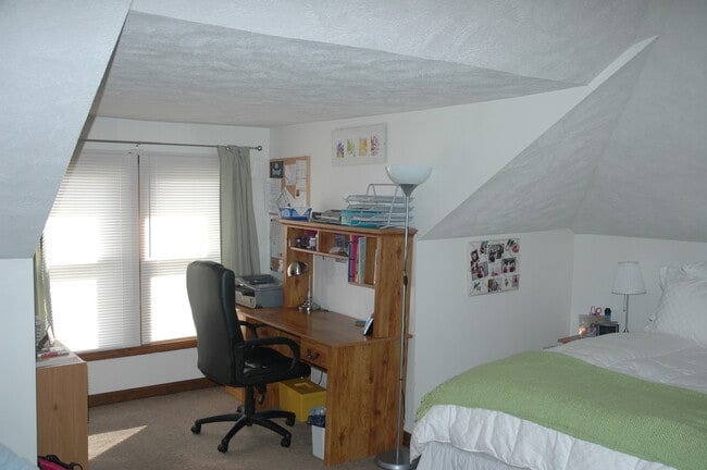 724 1/2 McLane Ave in Morgantown, WV - Building Photo - Building Photo