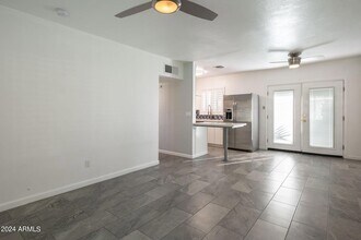 518 E Roanoke Ave in Phoenix, AZ - Building Photo - Building Photo